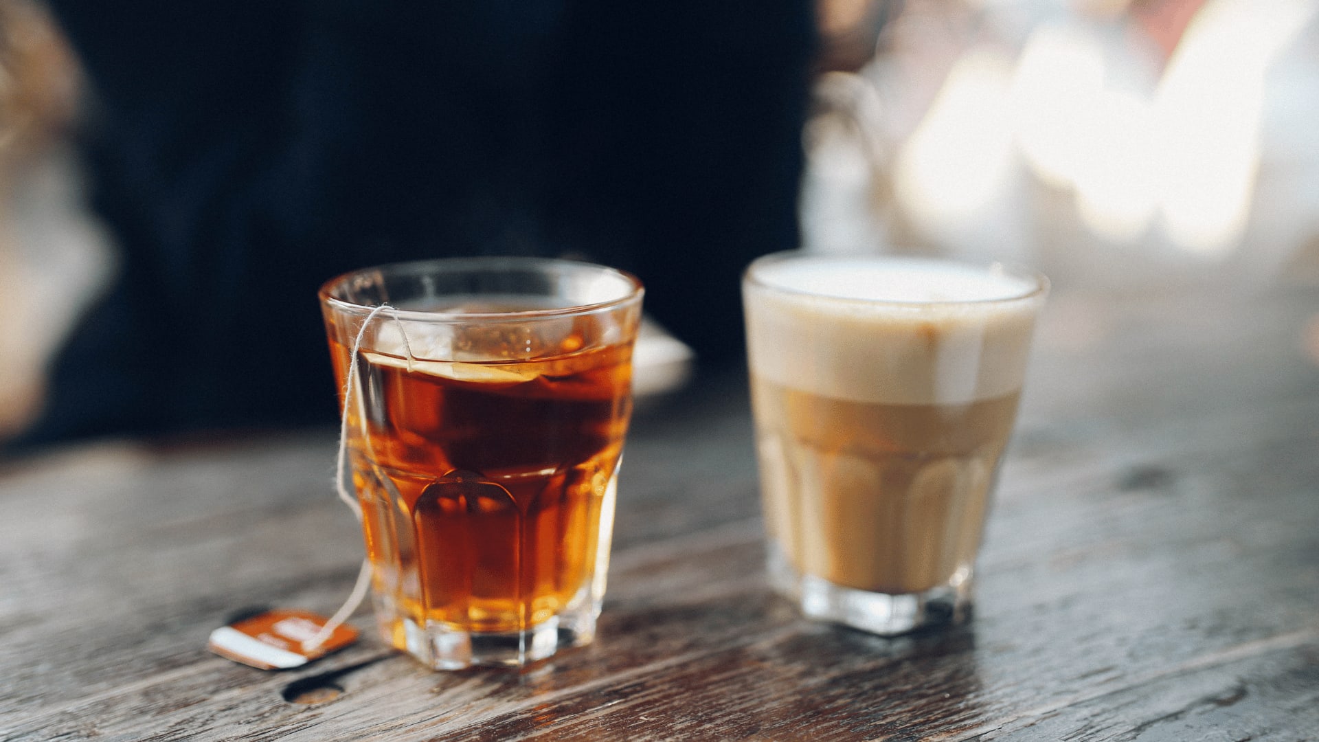 Photo of a cup of tea and a cup of coffee