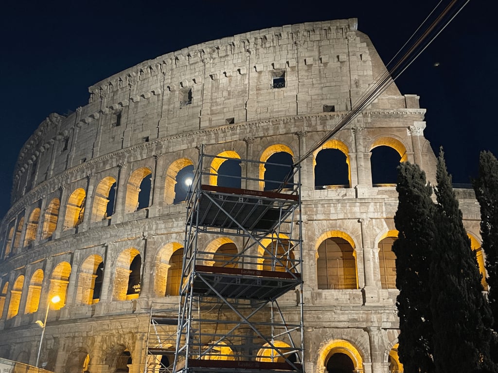 Picture of the Roman Colosseum in Rome