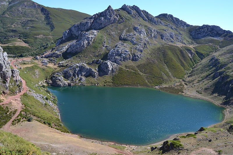 Lake of the cave part of saliencia lakes