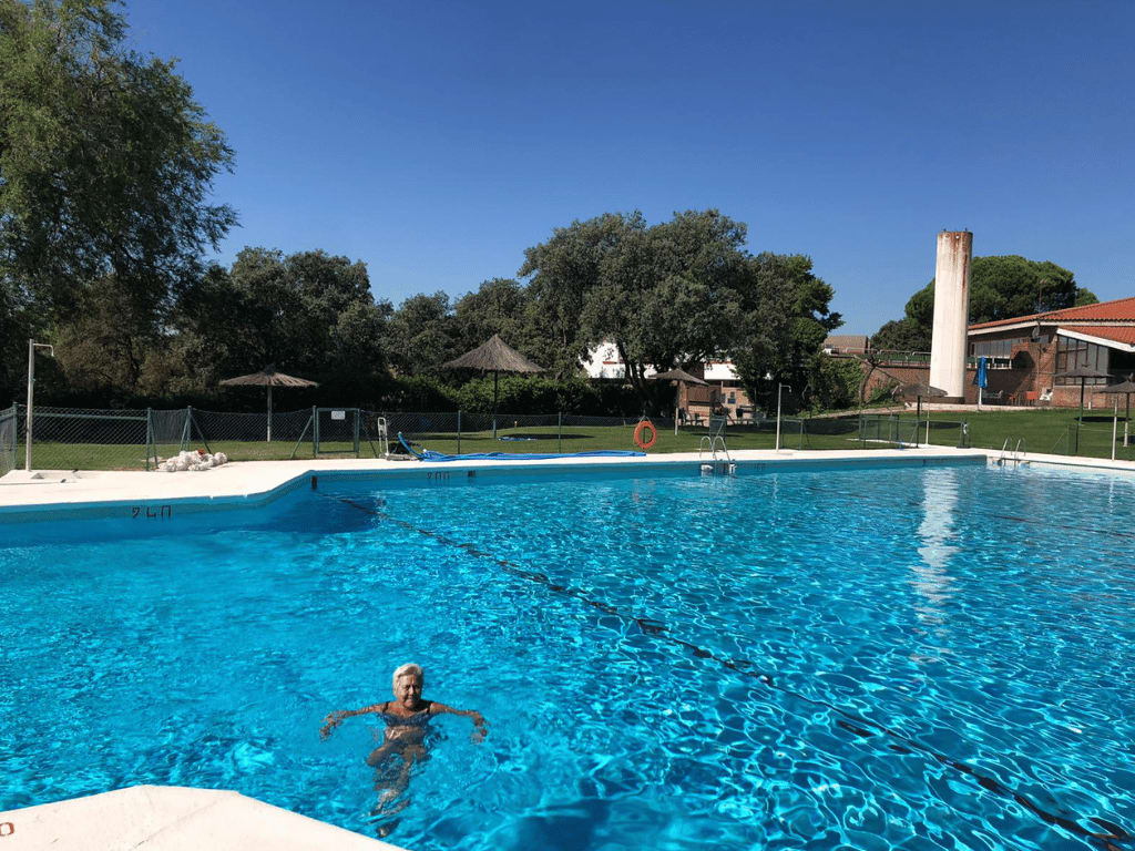 las-encinas-pool-madrid-summer