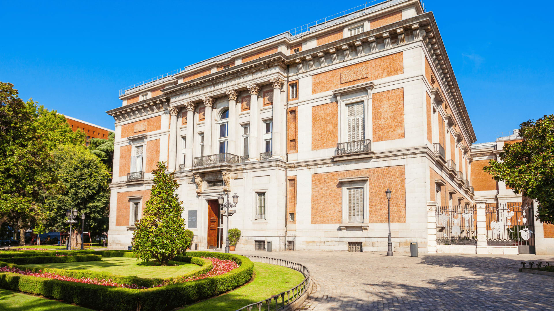 Photo of museo del prado in madrid