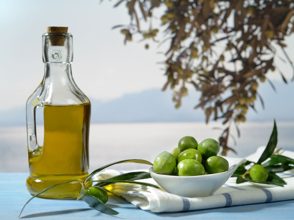 Olive oil an dolives from Spain