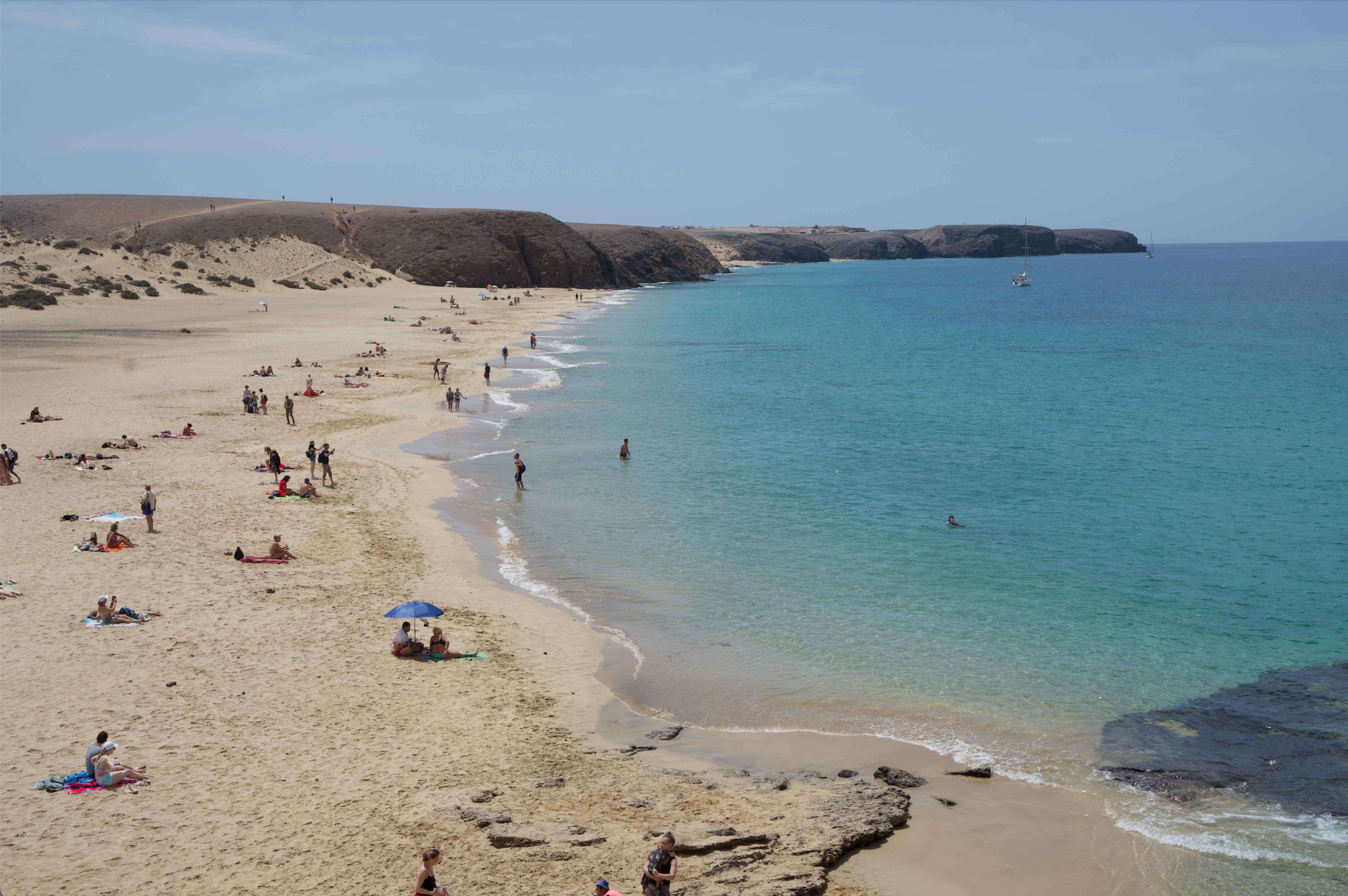 playa mujeres lanzarote spain