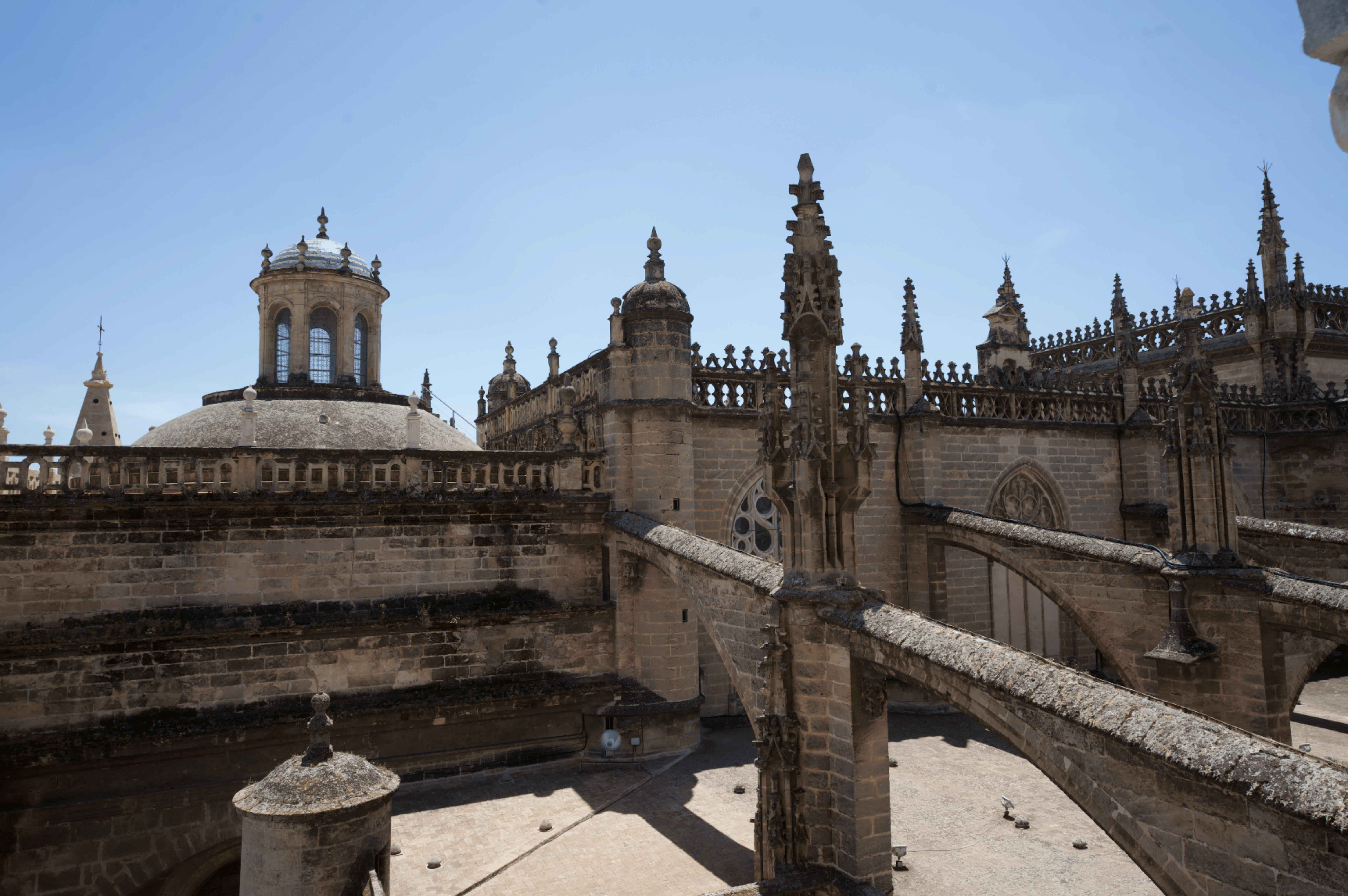 seville autumn inside catedral de sevilla