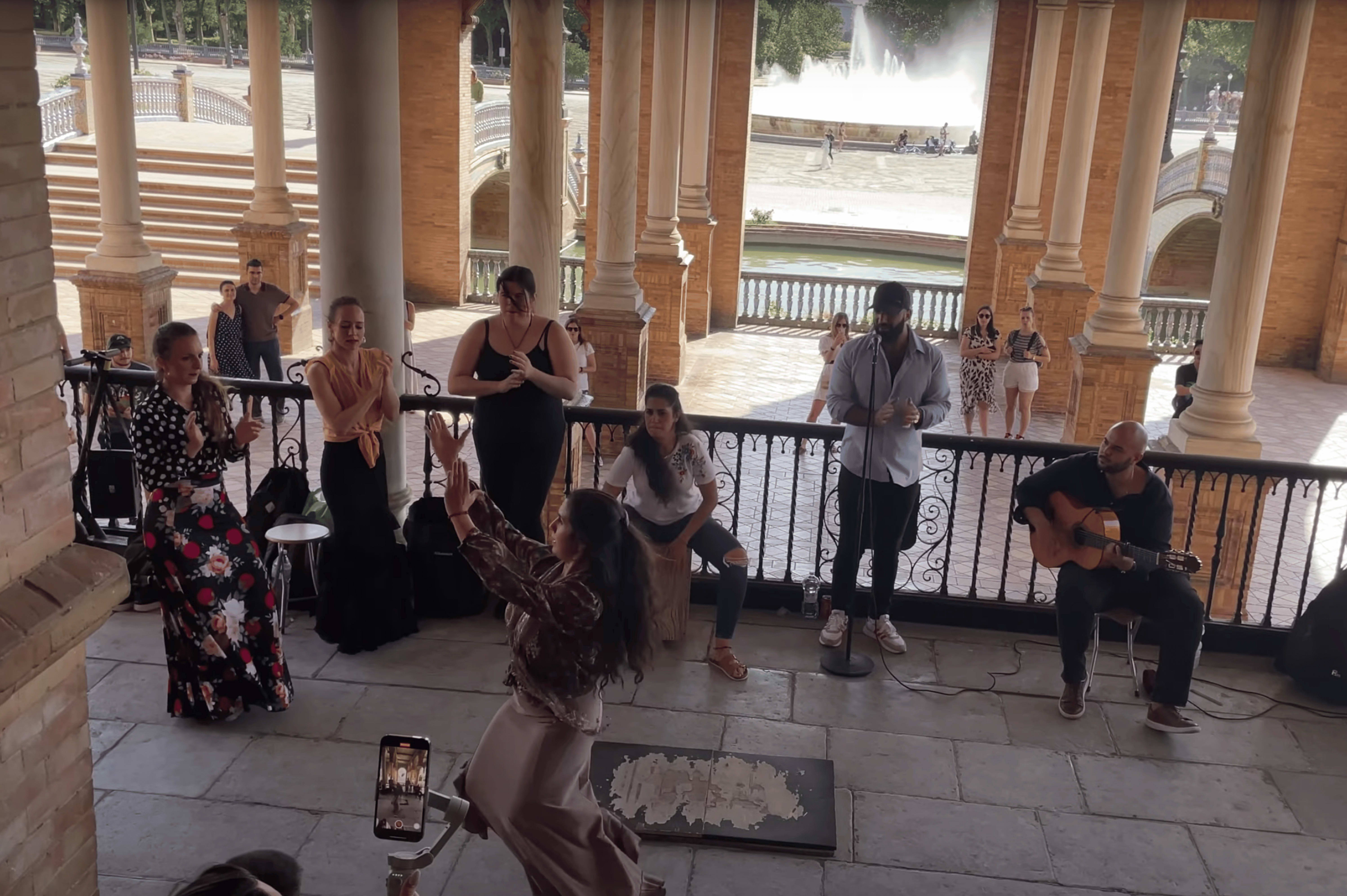 seville flamenco in plaza mayor