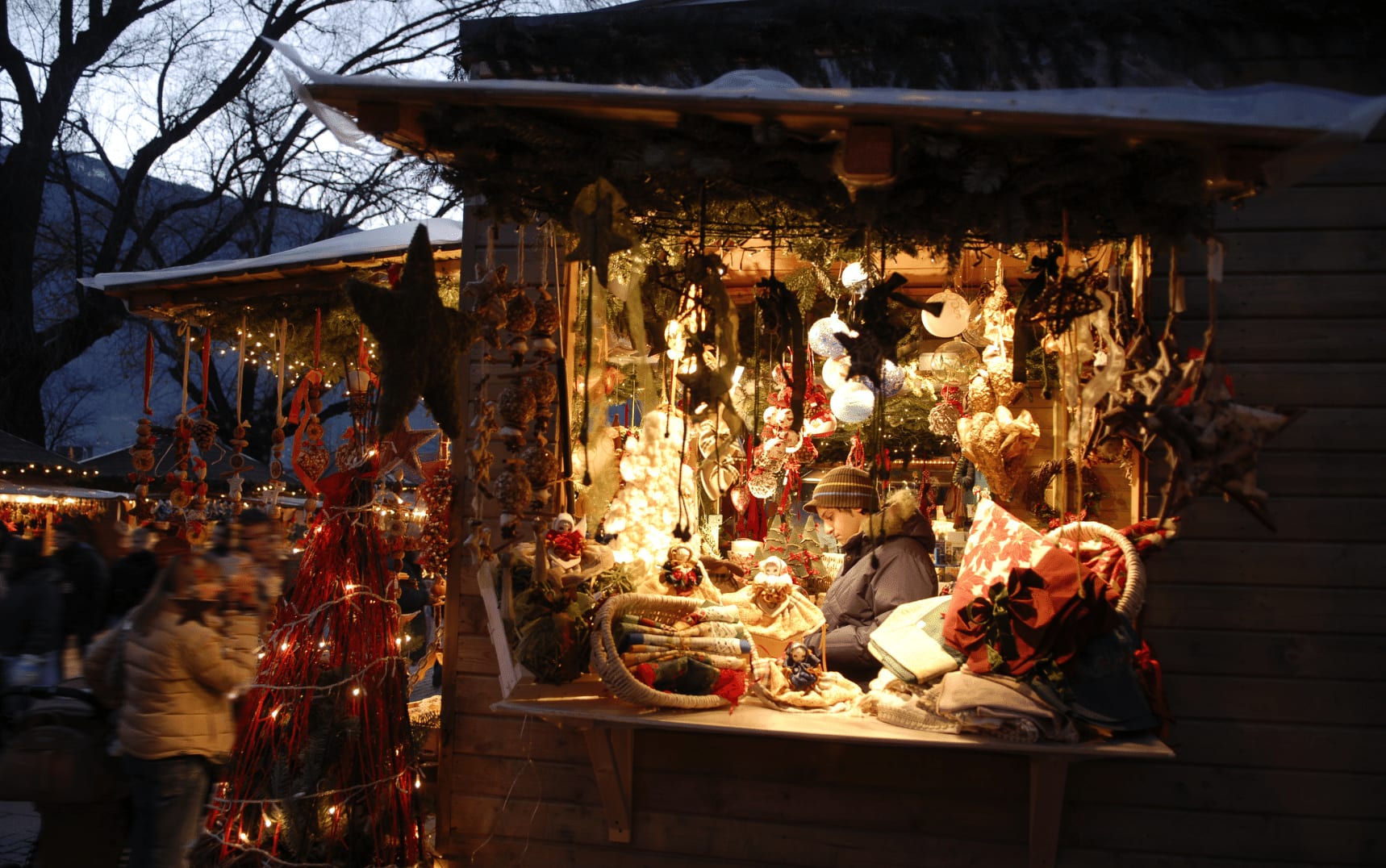 11 Santa-approved Christmas Markets Worth Visiting in Spain Thumbnail