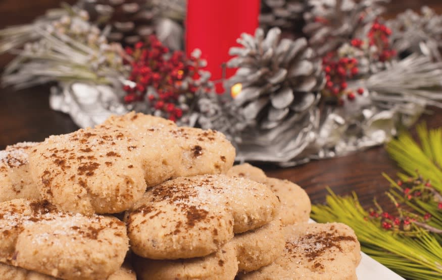 Love In a Bite: 7 Spanish Christmas Cookies for Jolly Days Thumbnail