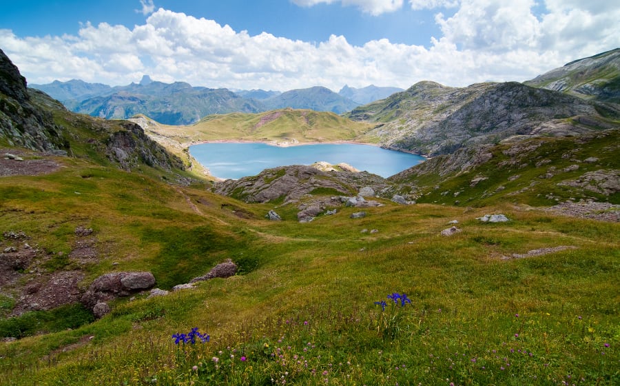 7 Beautiful North of Spain Lakes For a Weekend Retreat Thumbnail