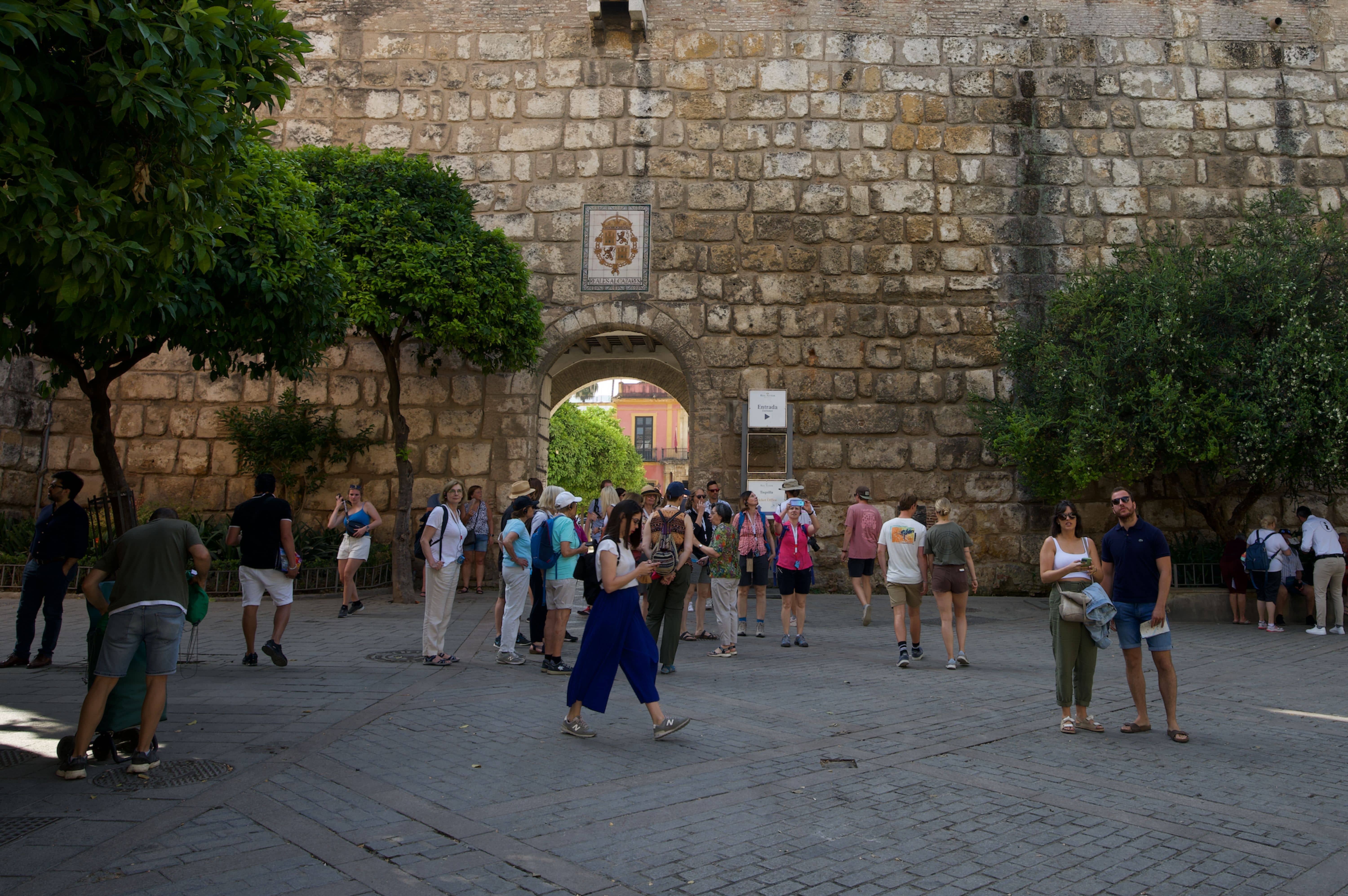 tourist in front of alcazar de Sevilla