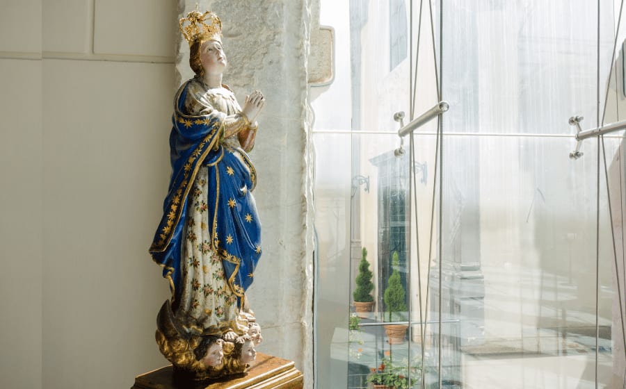 The 45 Most Beautiful Virgin Mary Images in Spain Thumbnail