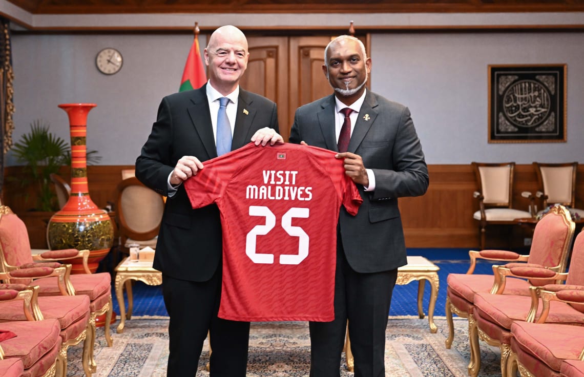 އިންފަންޓީނޯ އަށް ރައީސް ދެއްވީ ފުޓްބޯޅަ ކުރިއަރުވާނެކަމުގެ ޔަގީންކަން