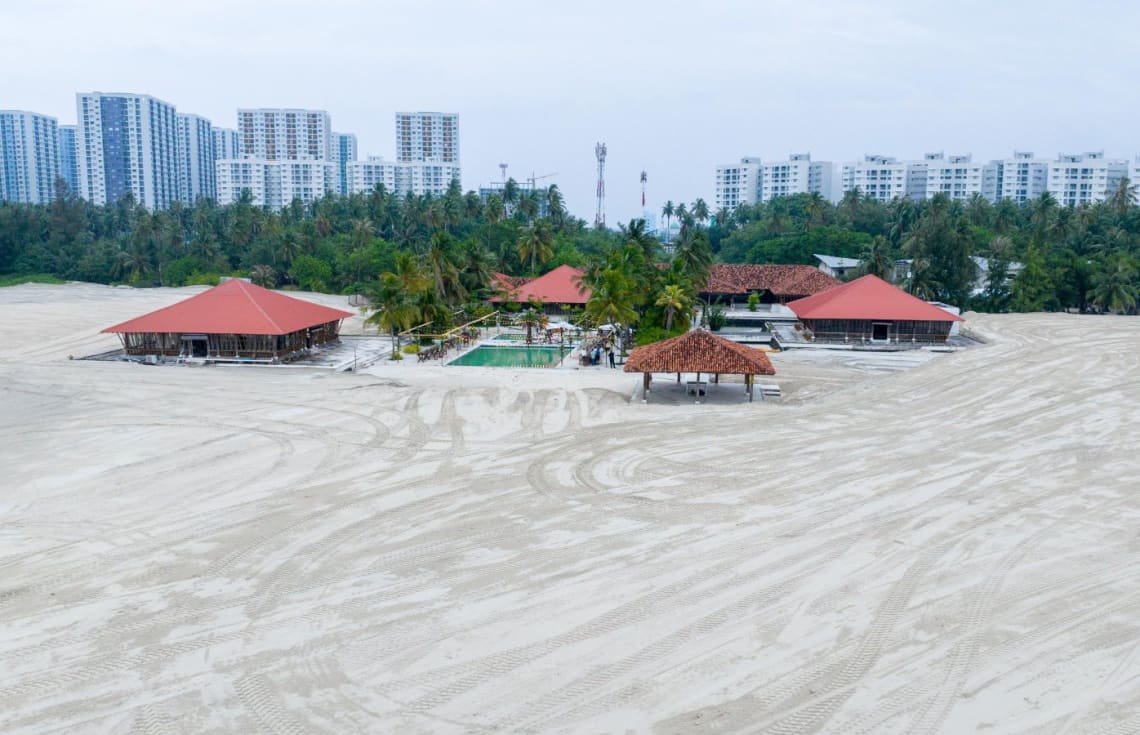 ހުޅުމާލެ ތިނެއް ހިއްކައި ފަރުކޮޅުފުއްޓާ ގުޅުވާލައިފި