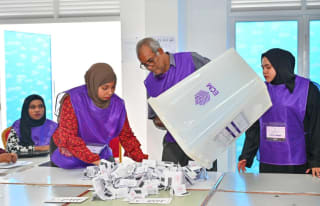 އައްޑޫ ވޯޓު: ސިޓީ ކައުންސިލުން ވަކިވާން ފޭދޫ ދެކޮޅު، ހުޅުދު އާއި މީދޫ ބޭނުންވަނީ ވަކި ދެ ކައުންސިލެއް!
