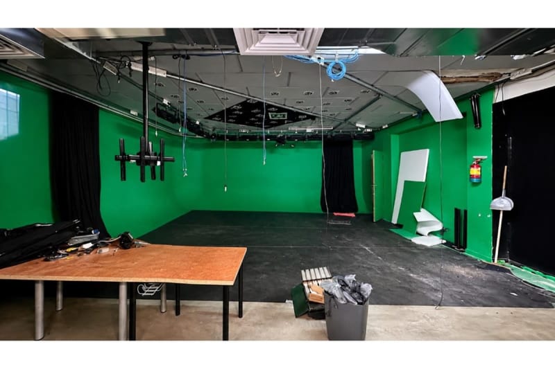 Huge space in central and accessible location!