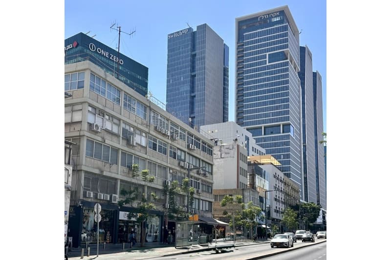 Office for sale before urban renewal and significant appreciation!