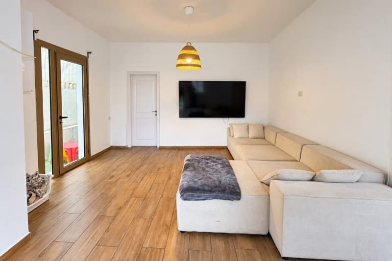 Private house with tremendous potential!