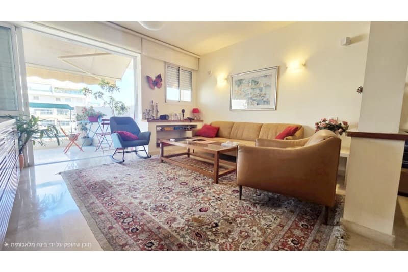 5-room apartment with safe room, 2 balconies, 2 parking spaces and storage!