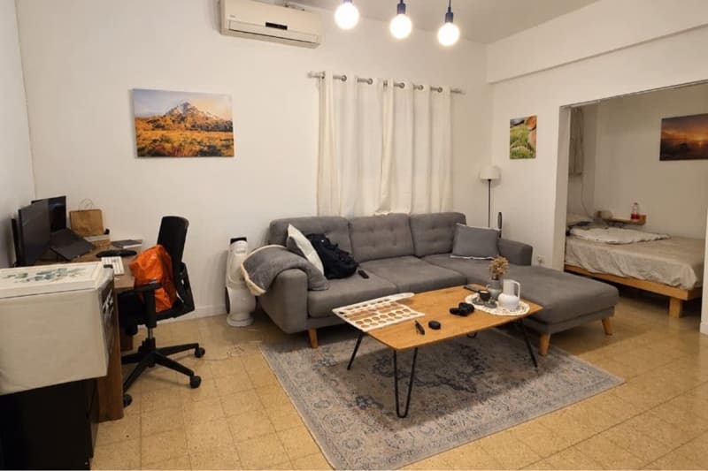 2-bedroom apartment with huge potential!