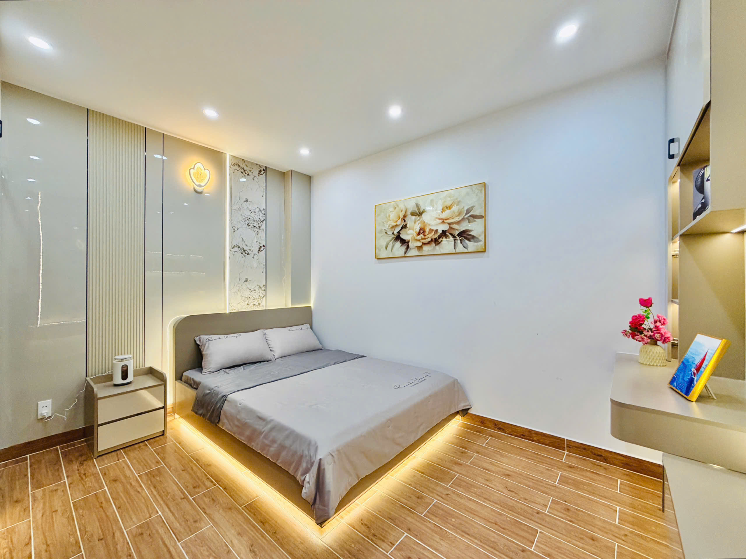 NHÀ MỚI HOÀN CÔNG – SỔ HỒNG RIÊNG – GẦN NHÀ GA T3 TÂN SƠN NHẤT - TẶNG TOÀN BỘ NỘI THẤT