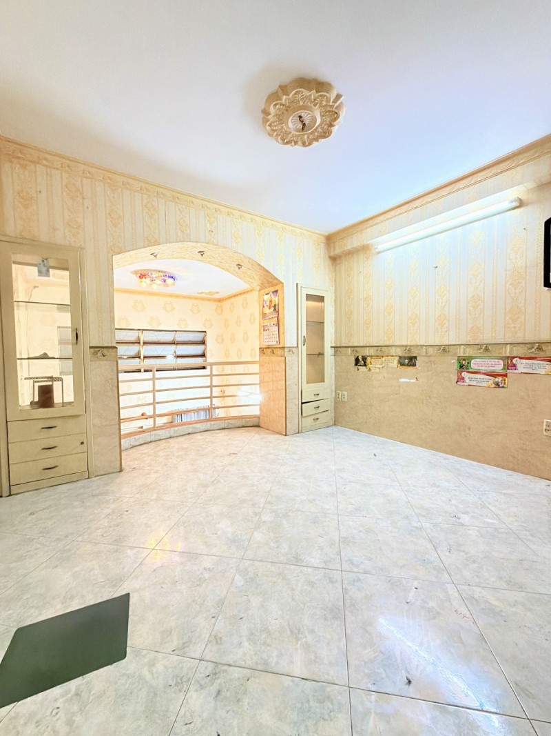 11.9 TỶ - QUẬN 3 - LÊ VĂN SỸ - ĐƯỜNG NHỰA 8M - XE HƠI VÀO NHÀ - 5 TẦNG 6PN