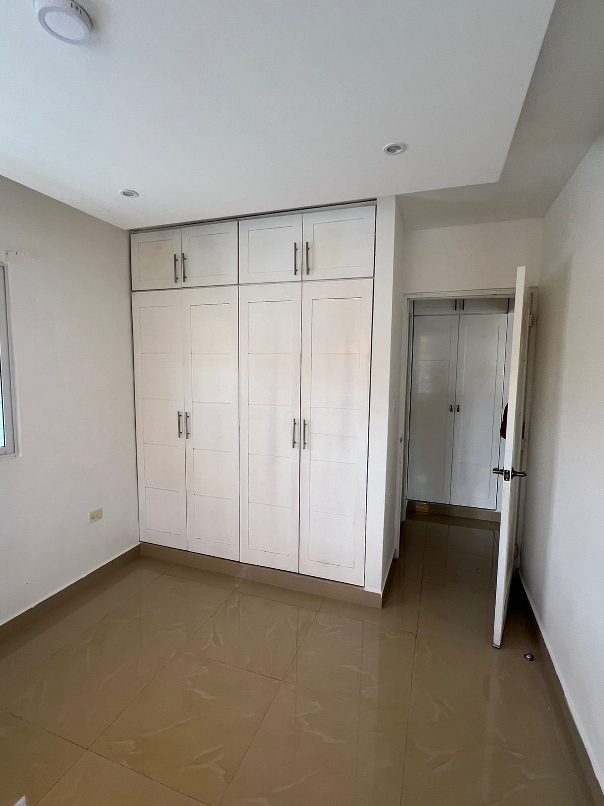 Apartamento en Renta, con Línea Blanca. Residencial Selene V foto 3
