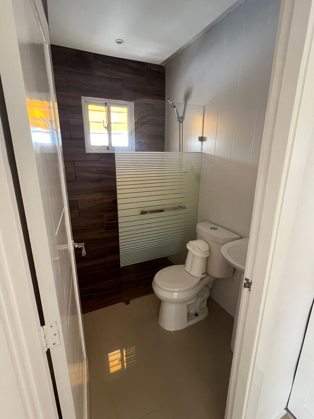 Apartamento en Renta, con Línea Blanca. Residencial Selene V foto 5