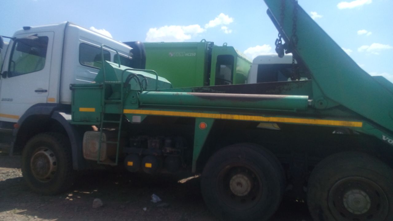 Skip Loader — 19m³