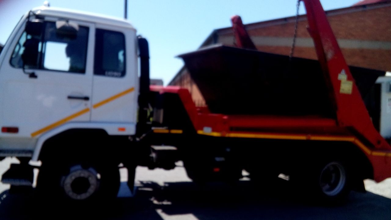 Skip Loader — 12m³