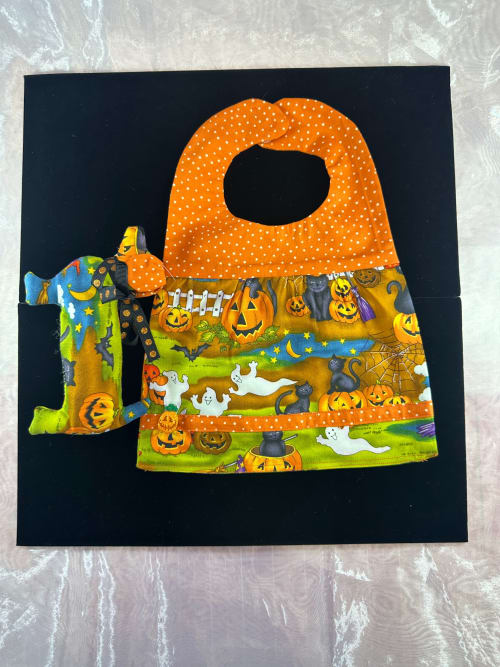 Bib With Puppy Small 3