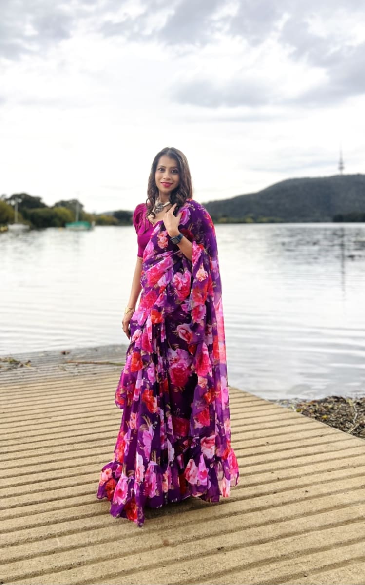 Ruffel saree in Crace for rent
