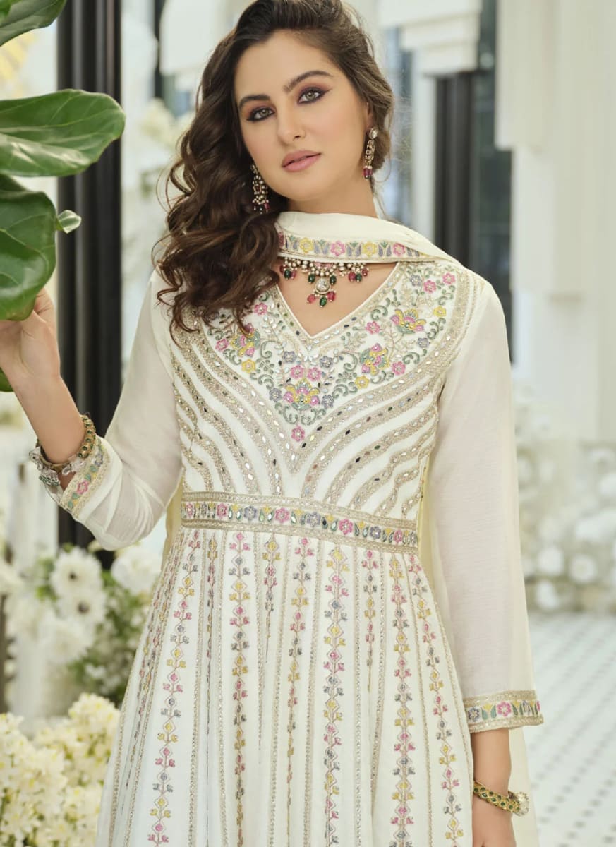 Premium White Chinon Embroidered Set photo 2