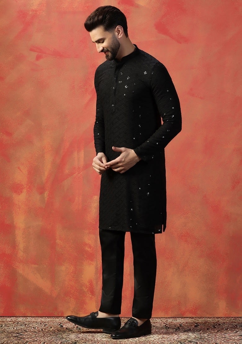 Timeless Elegance in Traditional Attire size M for sale in Bardia