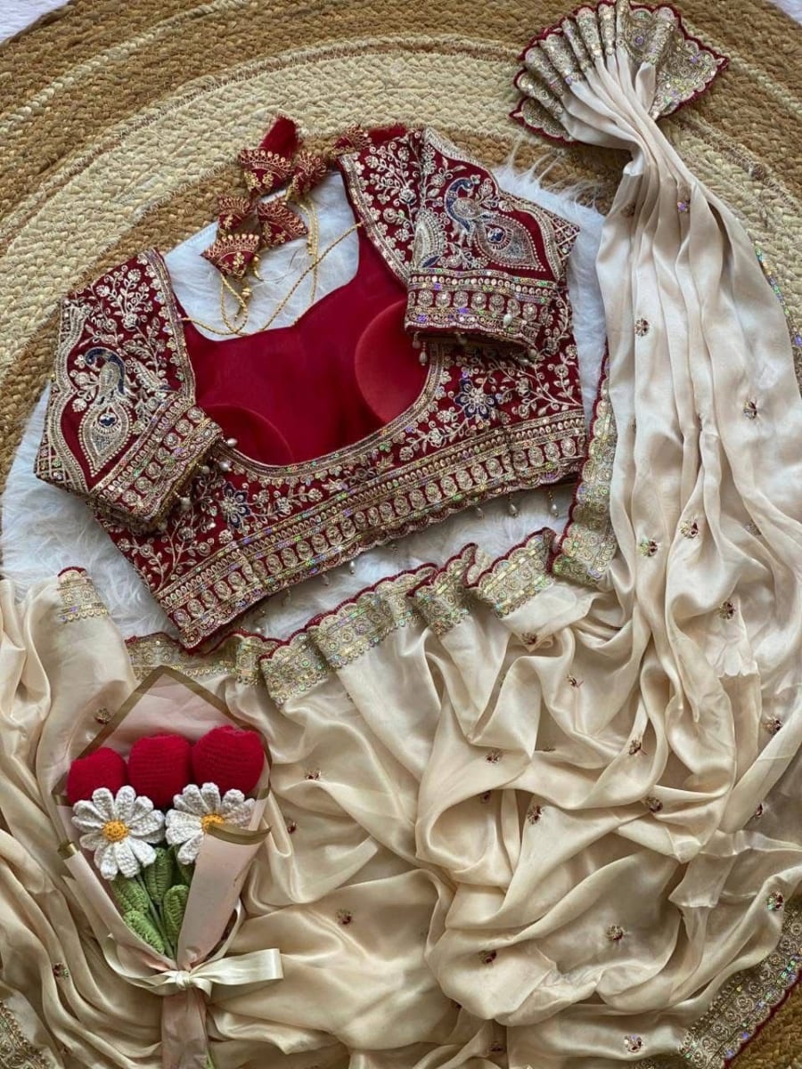 Luvruvi Saree with blouse photo 5