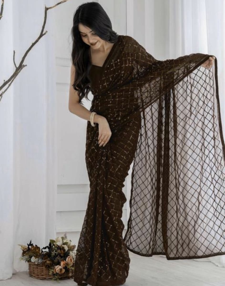 Luvruvi complete Saree blouse and peticoat  size L for sale in Amaroo