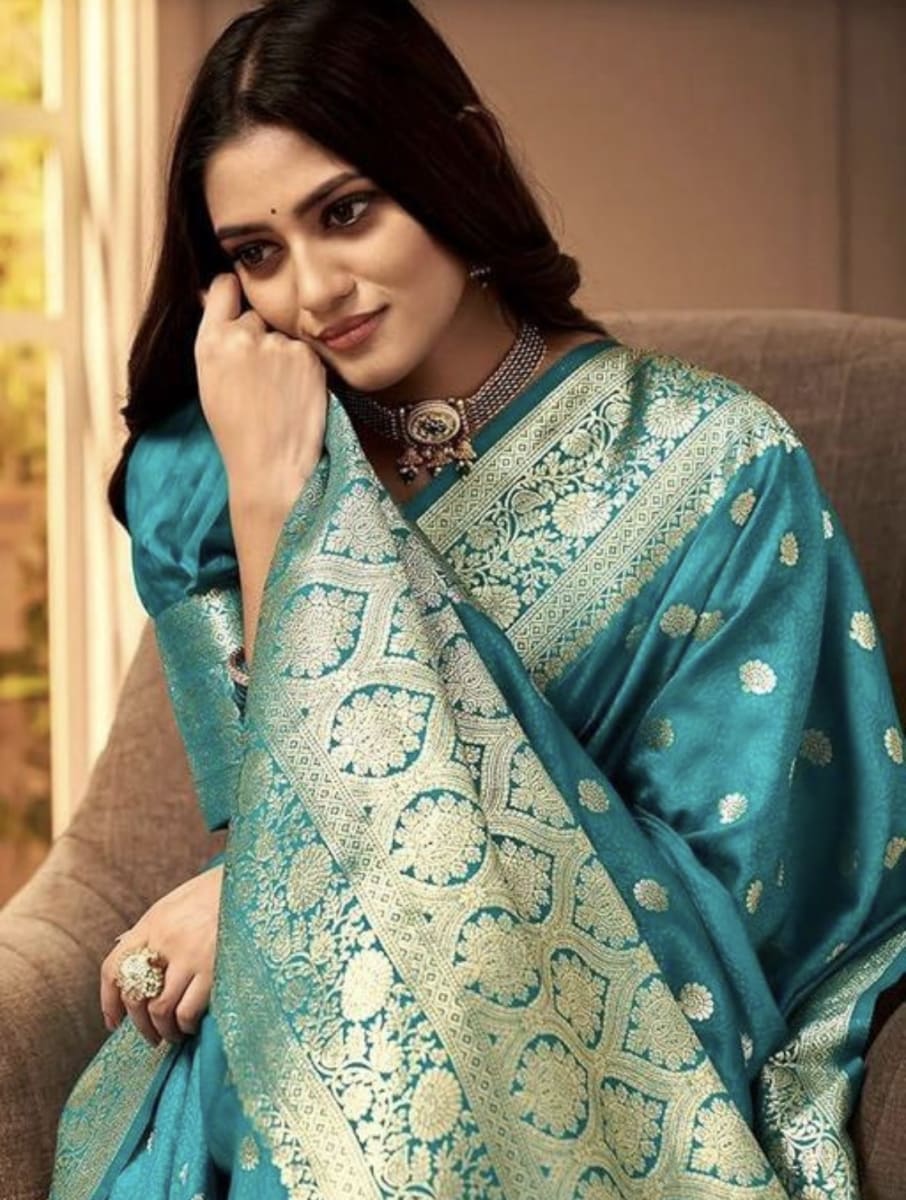 Luvruvi Saree with stitched blouse photo 2