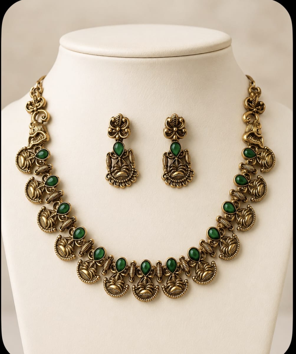 Traditional jewellery set  photo 6