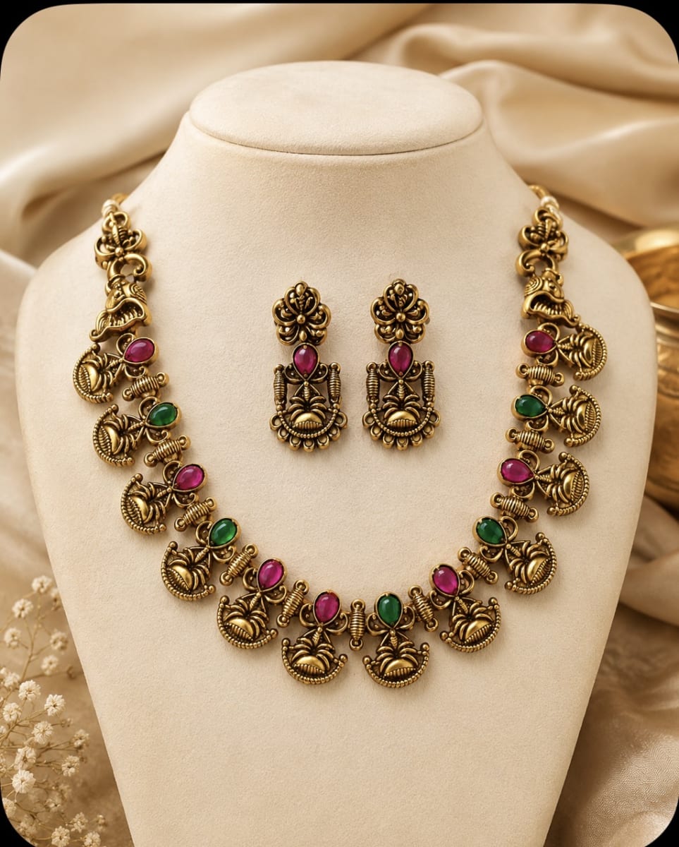 Traditional jewellery set  photo 2