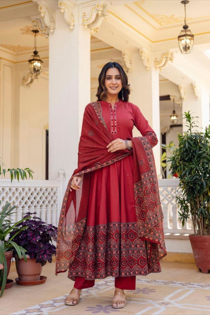 Indian wear- Red Anarkali suits size M for sale in Clyde North