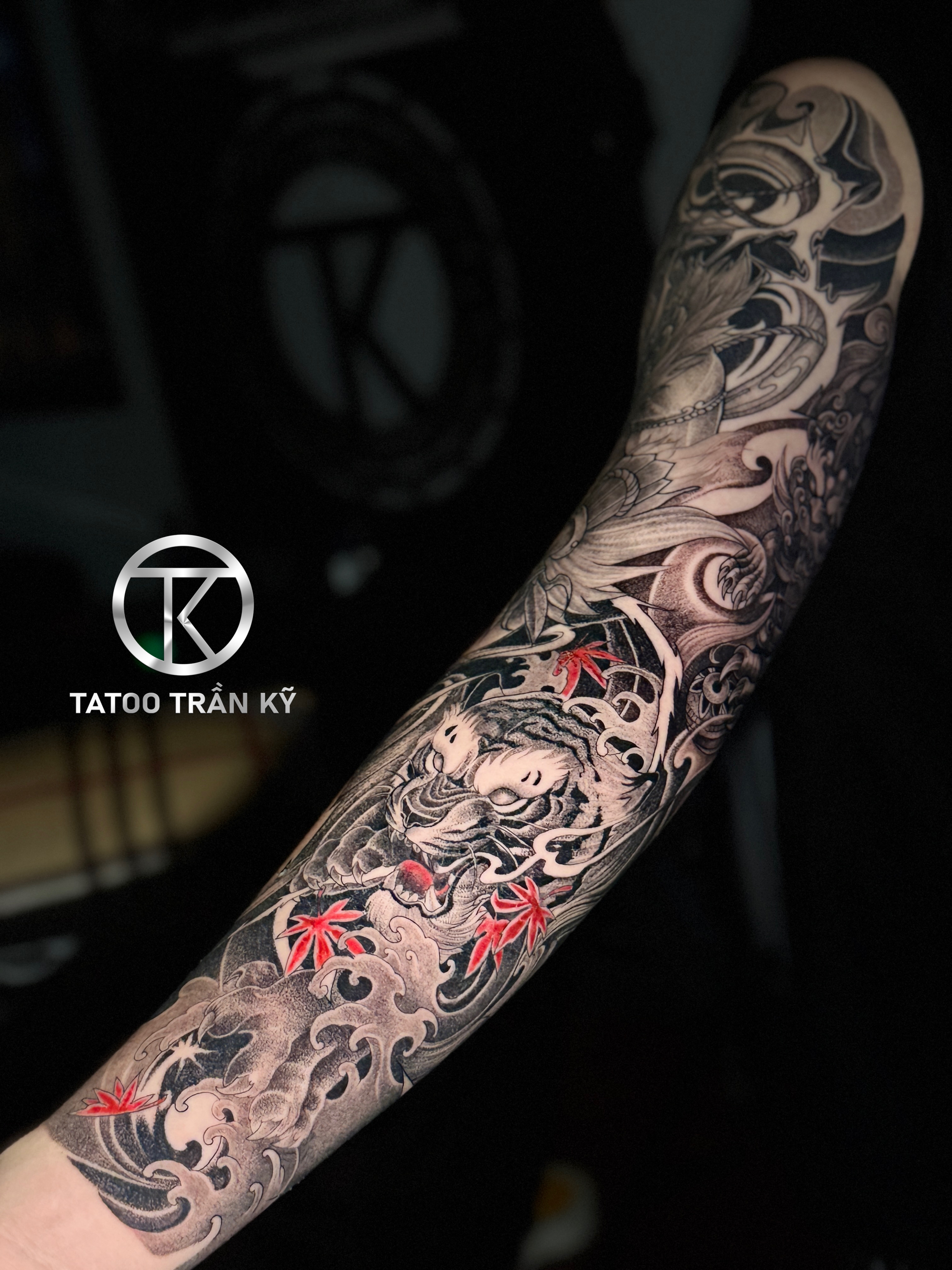 The wind god part was directly performed by Tran Ky Tattoo - 2