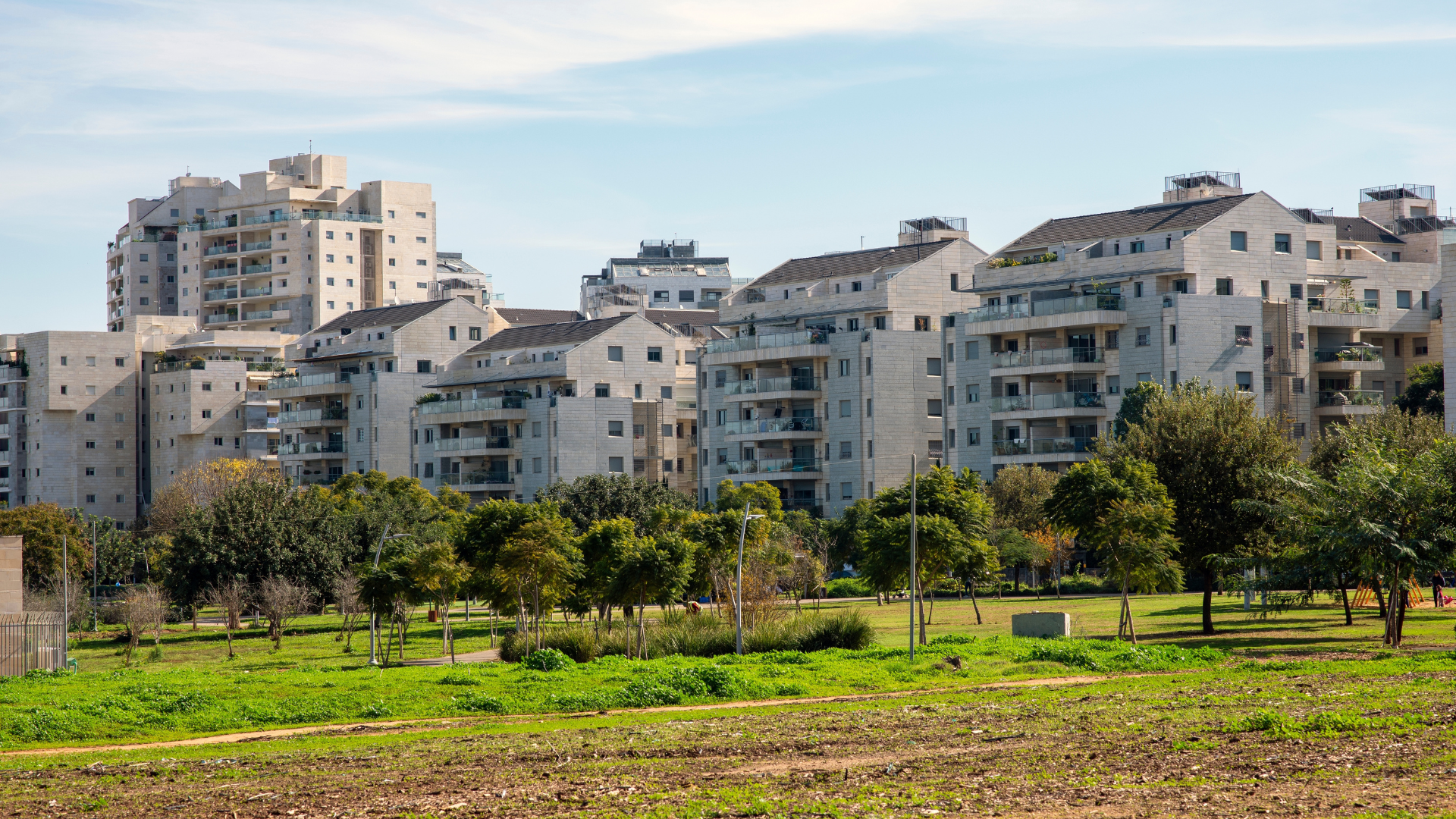 Kfar Saba: Ra’anana’s Ugly Stepsister