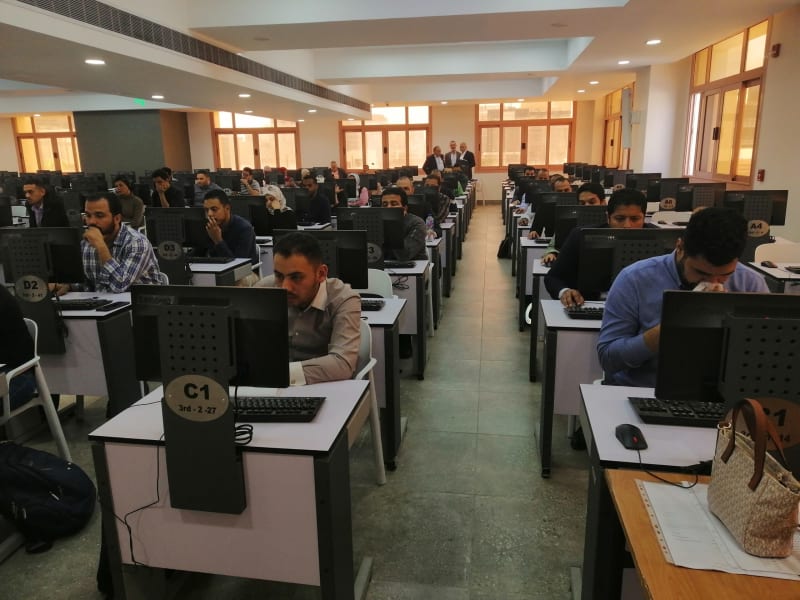 الامتحانات الرقمية الأولى للمستوى المتوسط