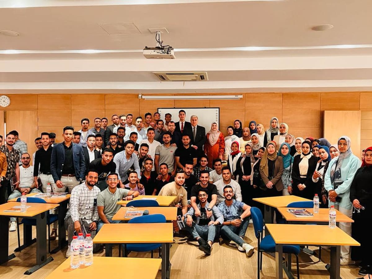 زيارة وفد كلية التجارة جامعة اسيوط