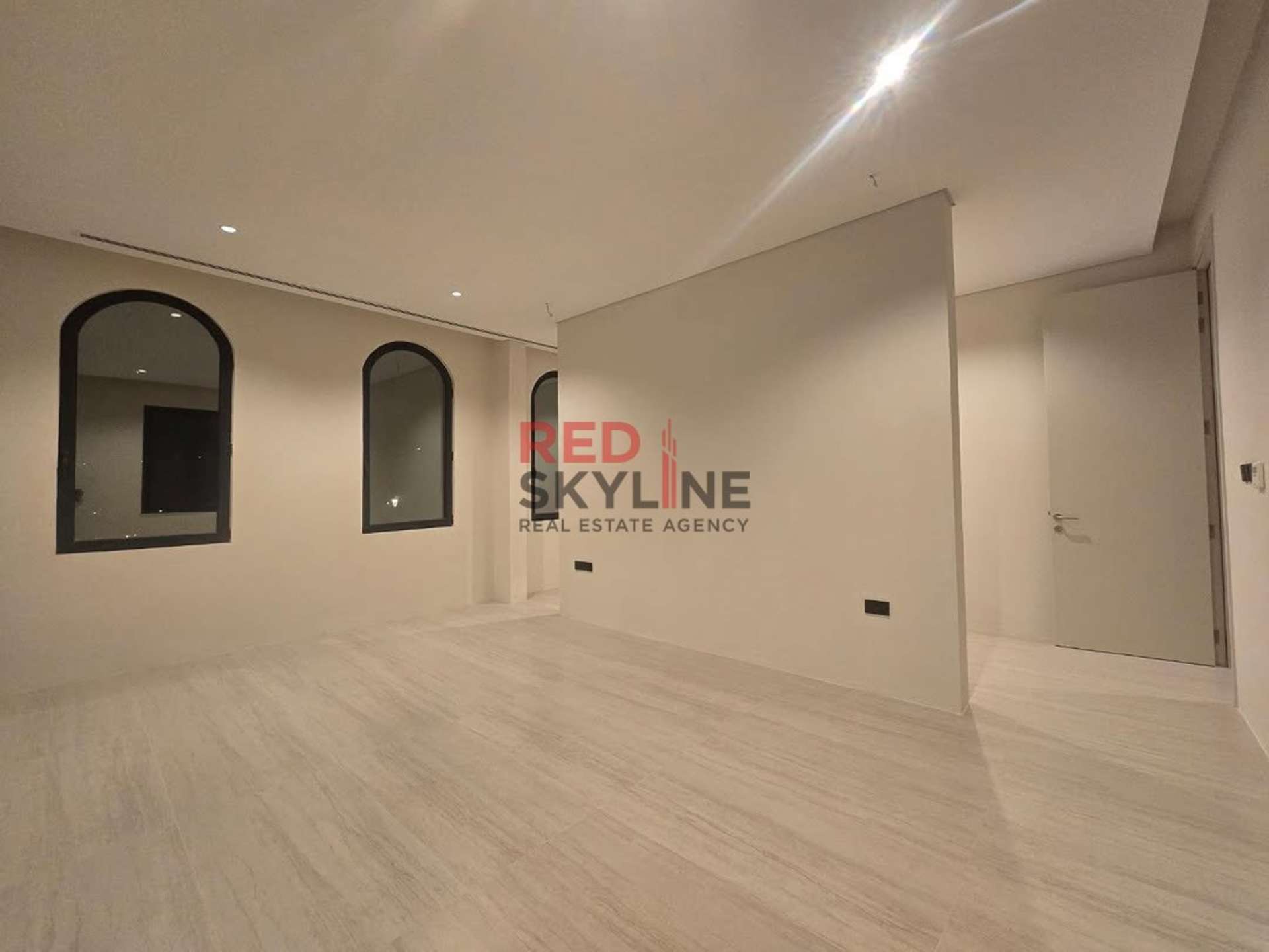 Townhouse in Bousher - Thumbnail 9
