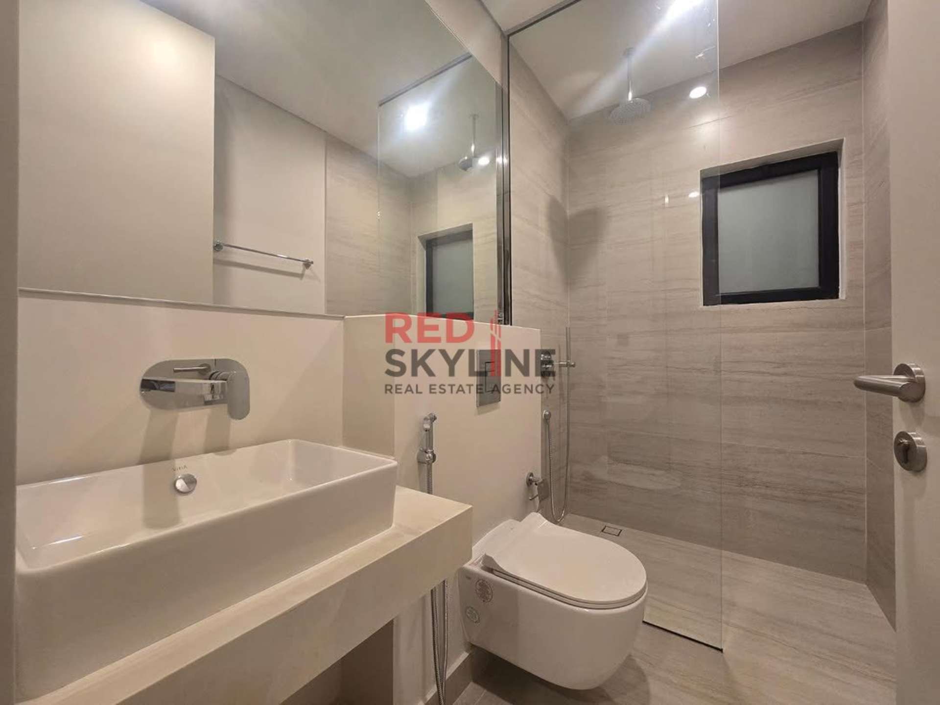 Townhouse in Bousher - Thumbnail 14