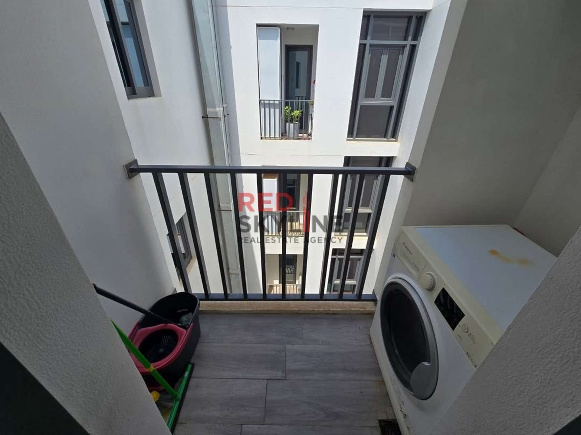 Penthouse in Muscat Hills - Thumbnail 4