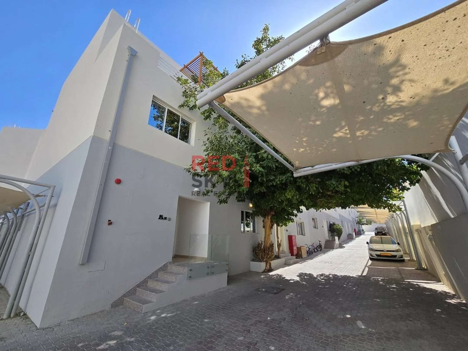 Villa in Madinat Al Ilam - Thumbnail 1