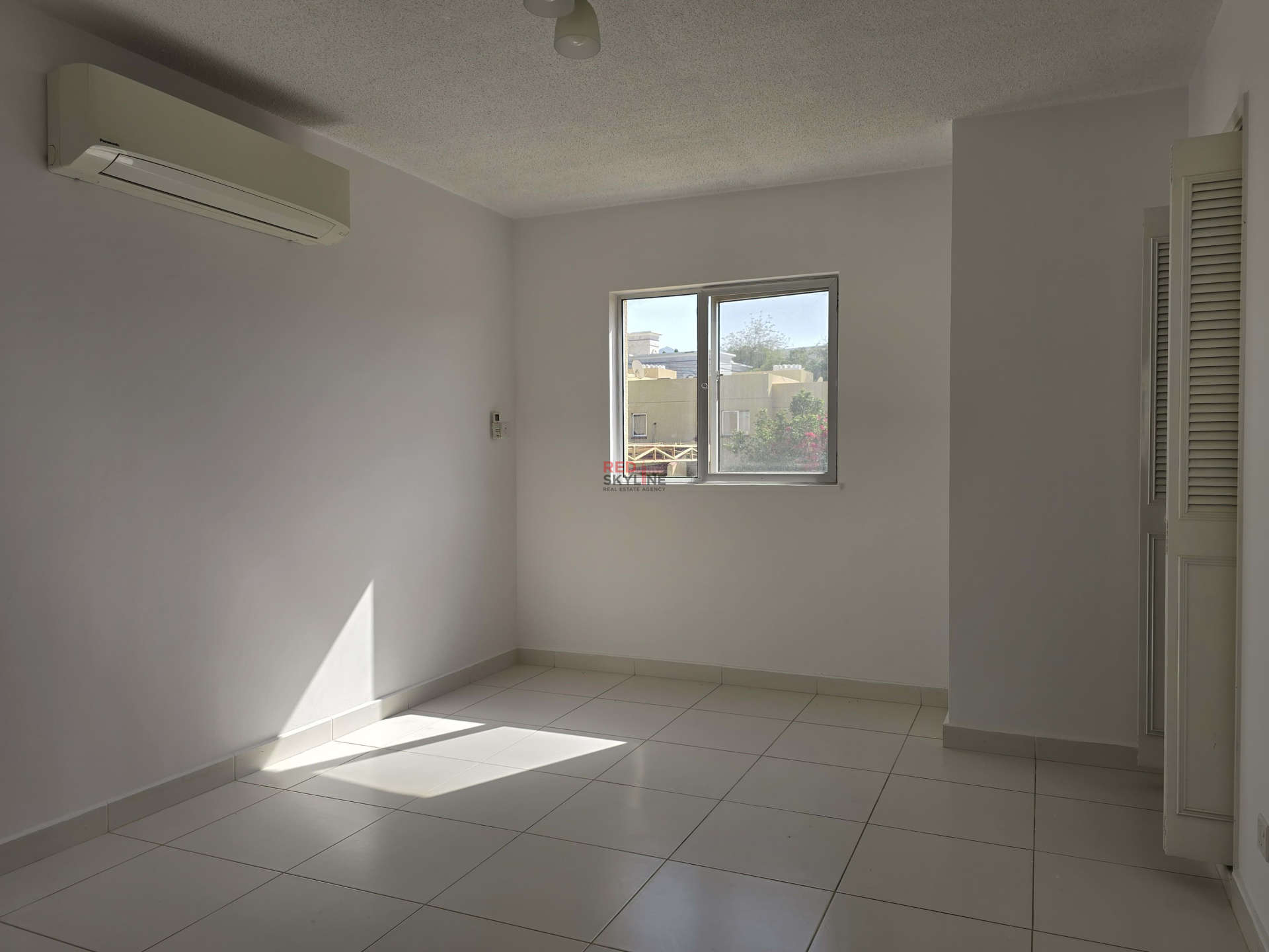 Townhouse in Madinat Al Sultan Qaboos - Thumbnail 9