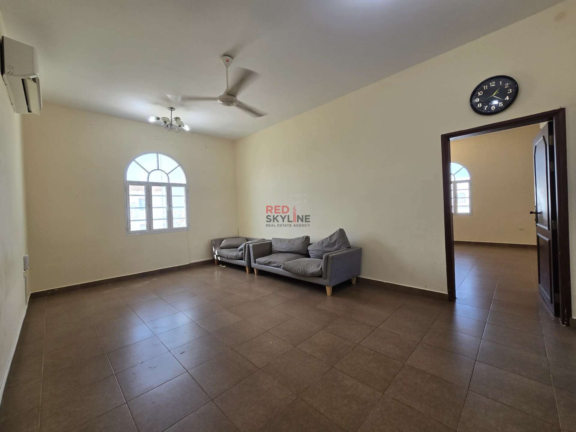 Penthouse in Mawaleh South - Thumbnail 2