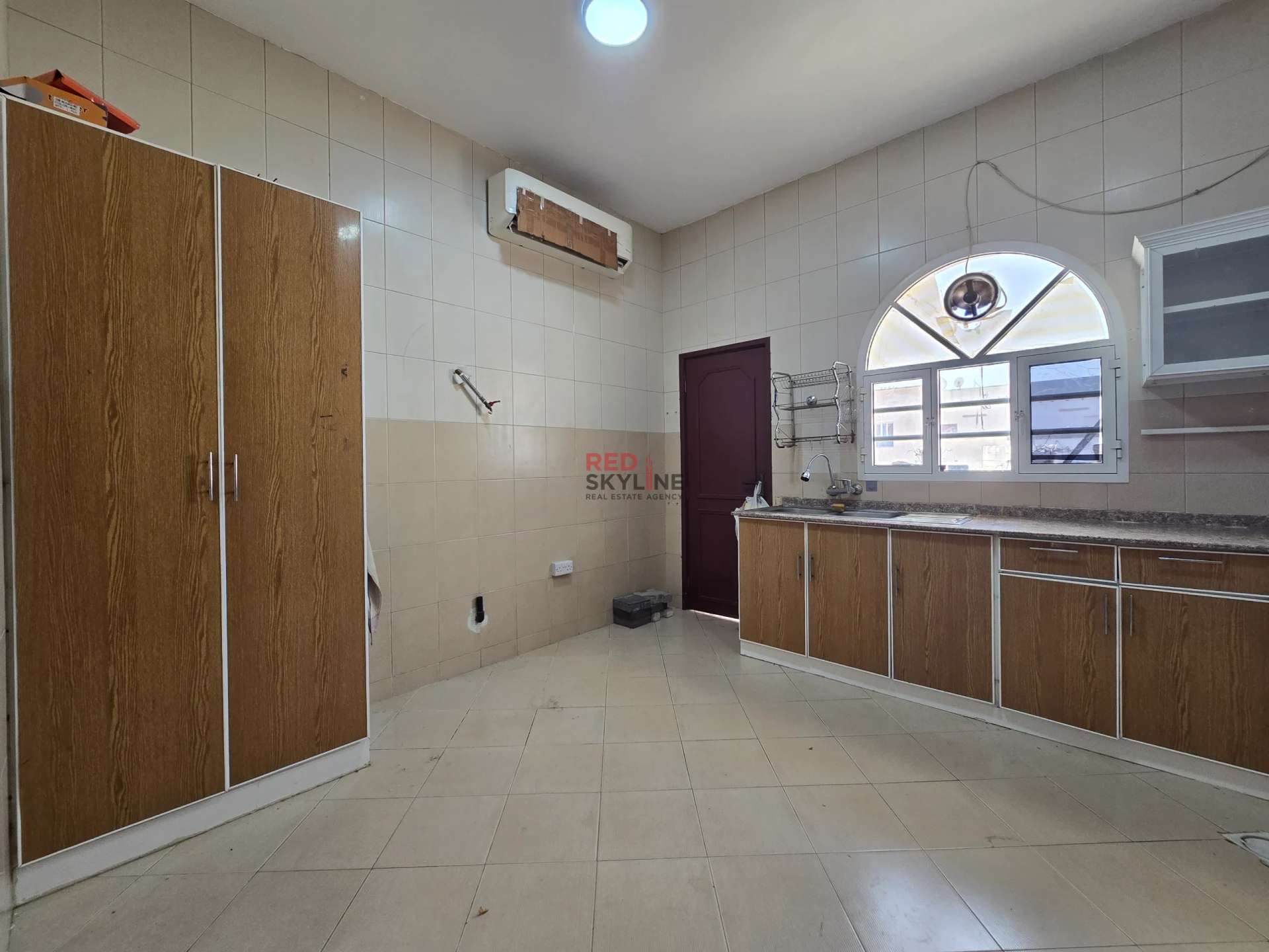 Penthouse in Mawaleh South - Thumbnail 3