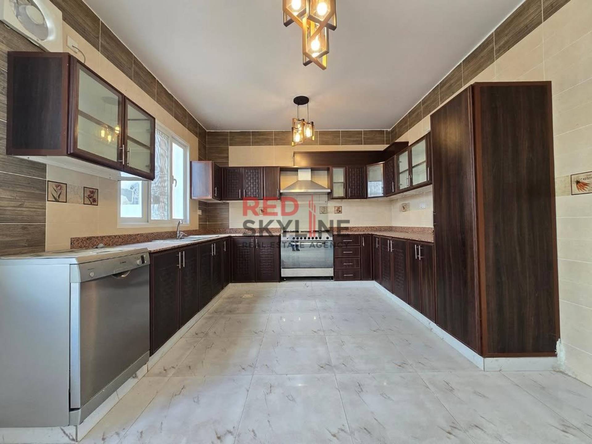 6 Bedroom Villa in Azaiba - Photo 5
